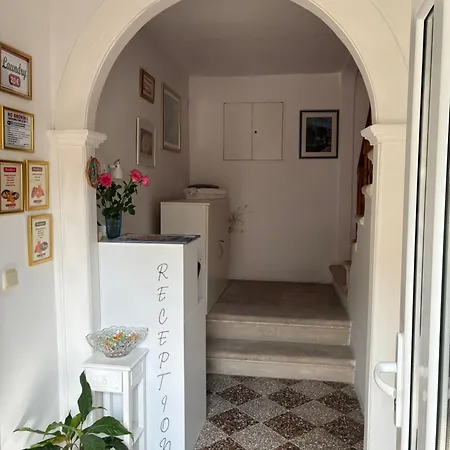 Guesthouse Libertas 1-2