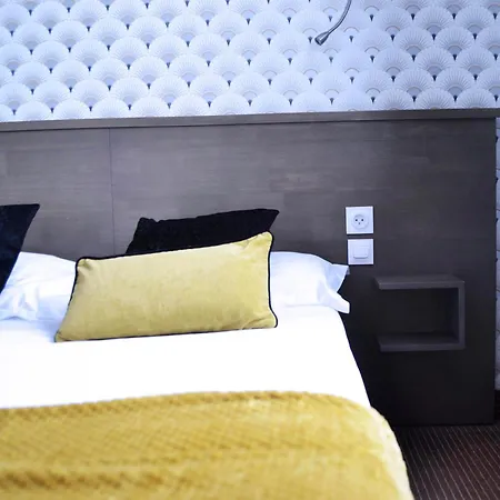 Brit Hotel Le Surcouf-2