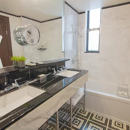 The Iroquois Times Square, A Small Luxury Hotel-3