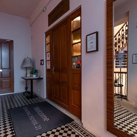 Central Hotel 21-2