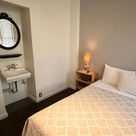 Touchstone Hotel - City Center-3