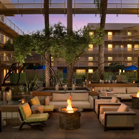 Doubletree Suites By Hilton Phoenix-3