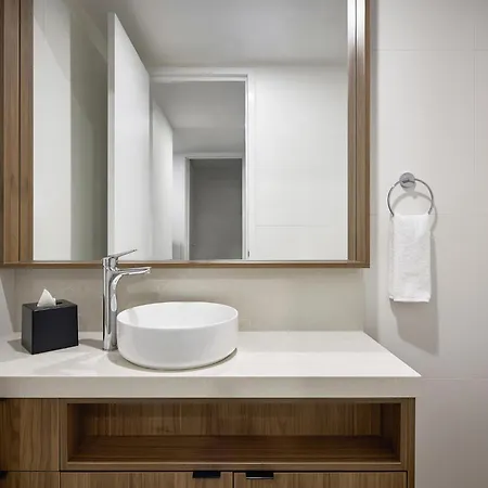 Meriton Suites World Tower, Sydney-2