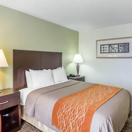 Comfort Inn Franklin Highway 96-3
