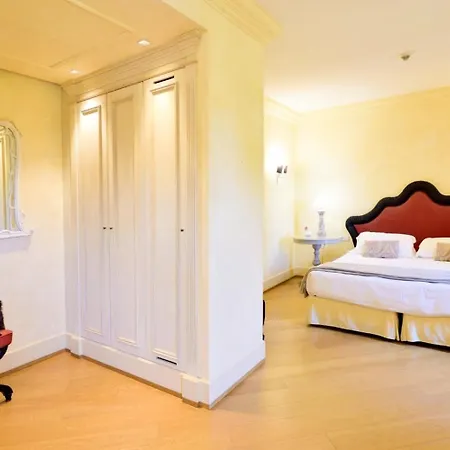 Siri Hotel-2