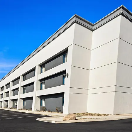 Spark By Hilton Fort Wayne-3