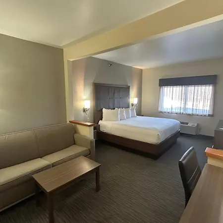 Best Western Plus Paper Valley Hotel-3