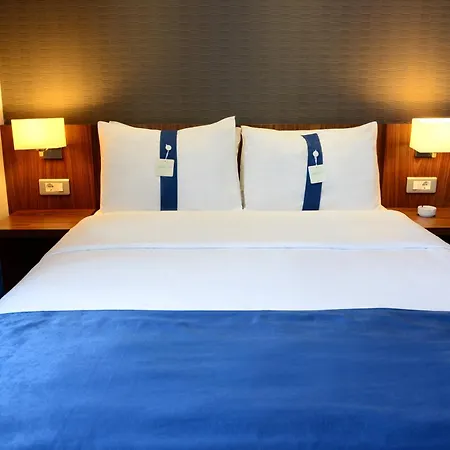 Holiday Inn Express Istanbul-Altunizade By Ihg-2