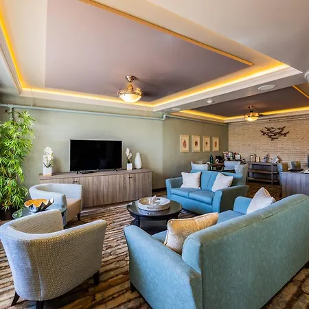 Reges Oceanfront Resort-3