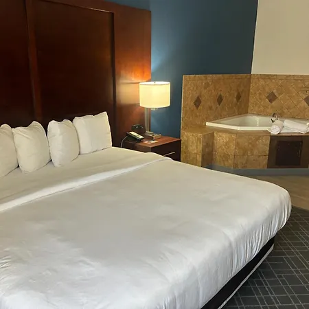 Comfort Inn & Suites Dayton Northwest - Englewood-2