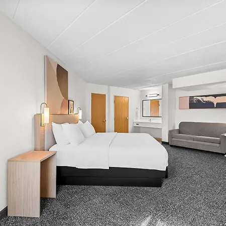 Spark By Hilton Cedar Falls-2