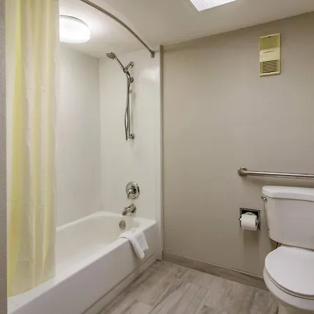 Clarion Hotel Jackson Northwest-3