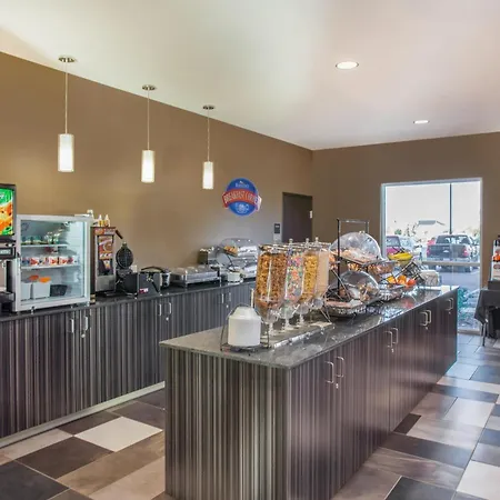Baymont By Wyndham Grand Forks-2