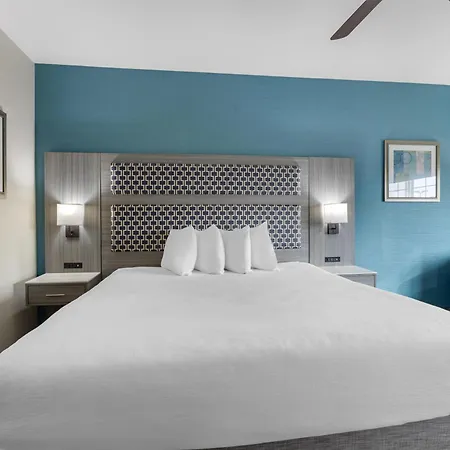 Best Western Plus Wasco Inn & Suites-3