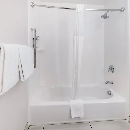 Holiday Inn Express & Suites - Medford By Ihg-2