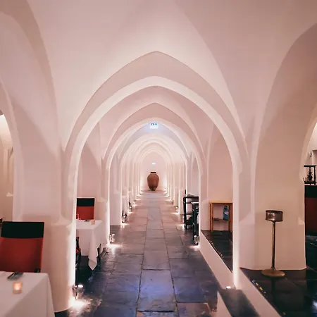 Convento Do Espinheiro, Historic Hotel & Spa-3