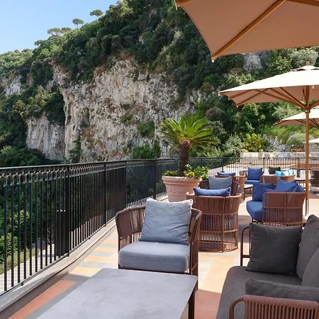 Grand Hotel Capodimonte-3
