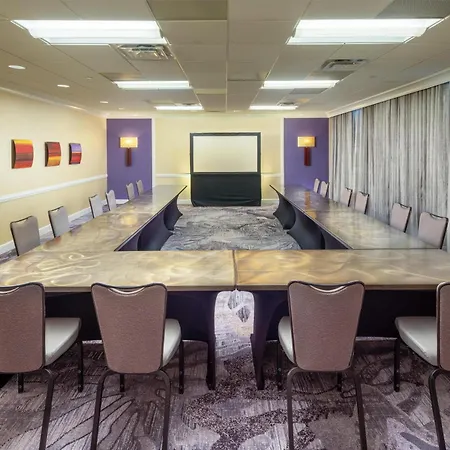 Hilton Charlotte Uptown-2