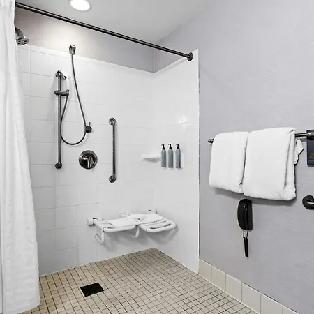 Courtyard By Marriott Clarksville-2