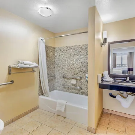 Comfort Suites Blythe-3