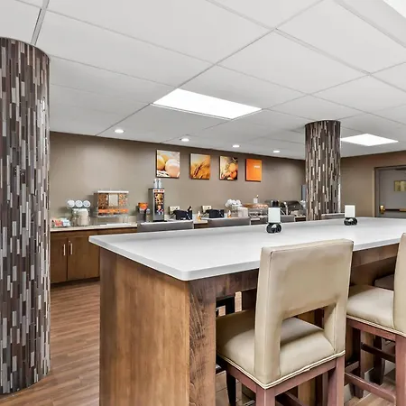 Comfort Suites Near Potomac Mills-2