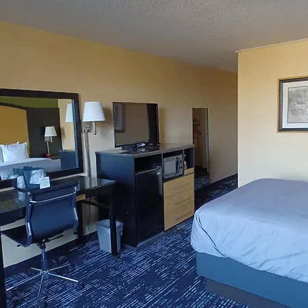 Quality Inn Conference Center Logansport-2