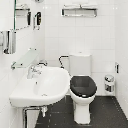 The Hague Teleport Hotel - Free Parking-2