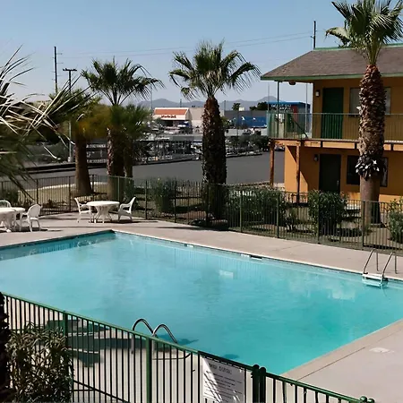Econo Lodge Inn & Suites Yuma-3