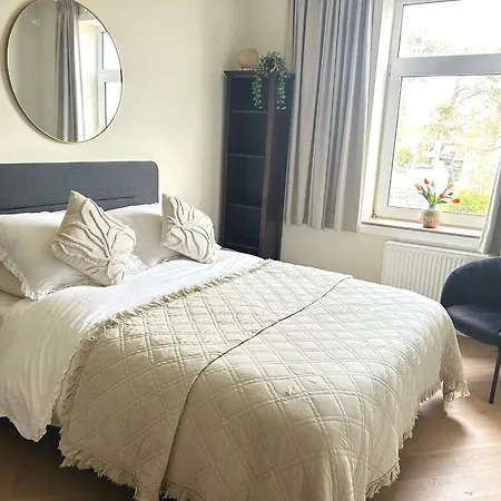Lovely Spacious Apartment-3