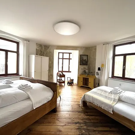 Künstlerzimmer im Kulturhaus Häselburg-3