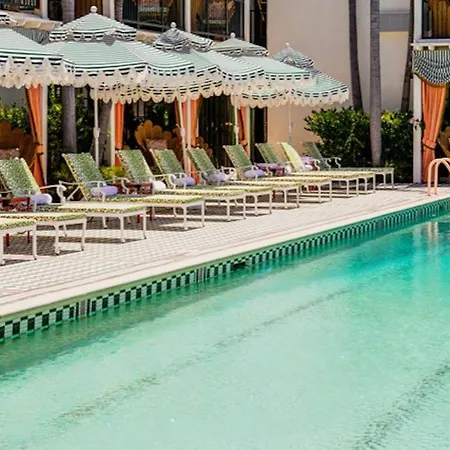 The Lafayette Hotel, Swim Club & Bungalows-3