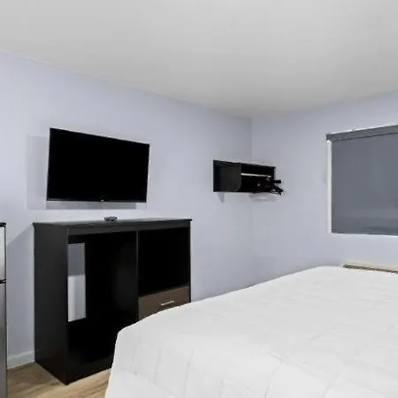 Americas Best Value Inn Gonzales-2