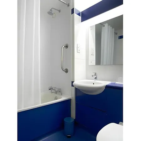 Travelodge Glasgow Airport-3