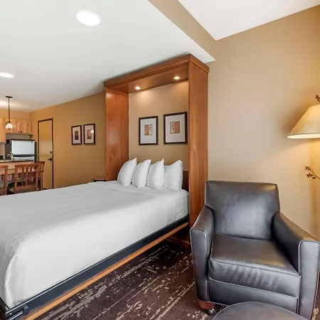 Best Western Premier The Lodge On Lake Detroit-3