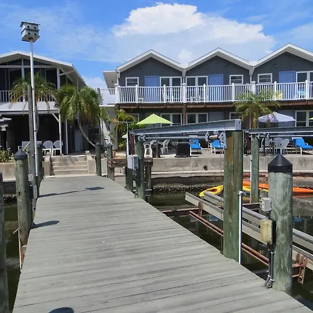 Dolphin Inn-2