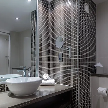 Doubletree By Hilton Stratford-Upon-Avon, United Kingdom-3