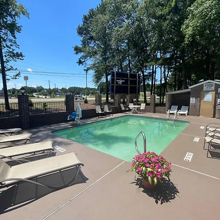 Quality Inn Kenly I-95-2