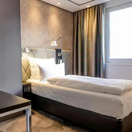 Motel One München Sendlinger Tor-3