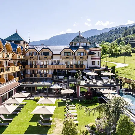 Tevini Dolomites Charming Hotel-2