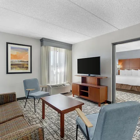 Best Western Plus Fresno Airport Hotel-2