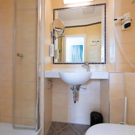 Hotel Germania-3
