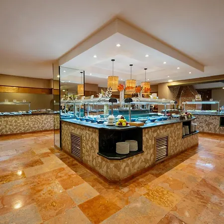 Grand Oasis Palm-3