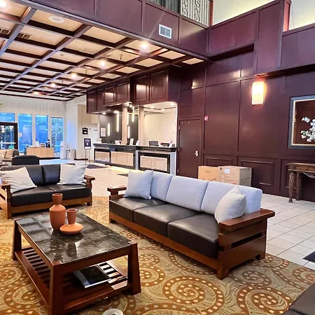 Ramada By Wyndham Tukwila Southcenter-3