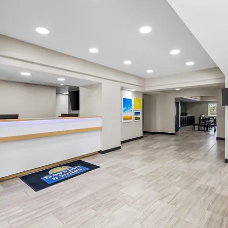 Days Inn & Suites By Wyndham Union City-3