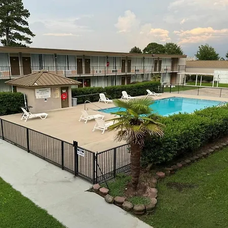 Days Inn By Wyndham Goldsboro-2
