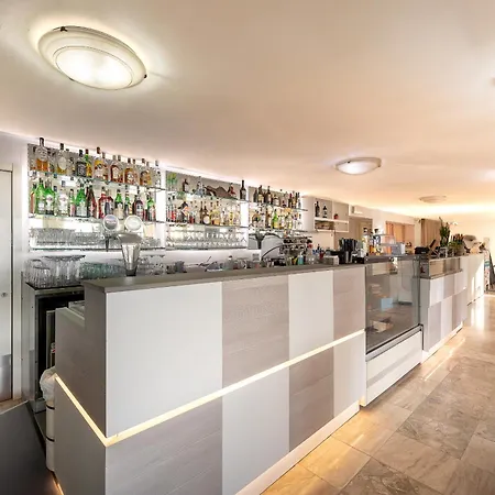 Hotel Sanremo-3
