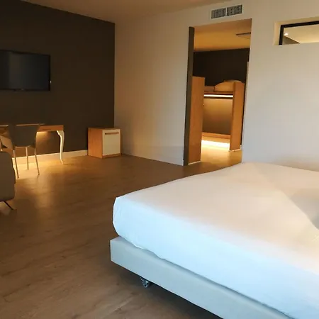 Hotel Brisamar Suites-2