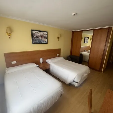 Hostal El Volante-3
