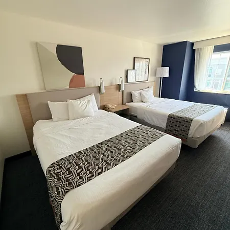 Microtel Inn And Suites Appleton-2
