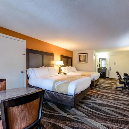 Quality Inn Creekside - Downtown Gatlinburg-3